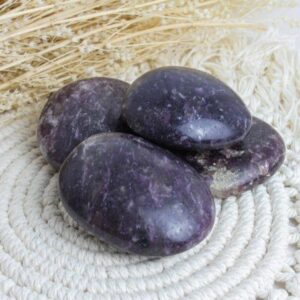 Galet lépidolite