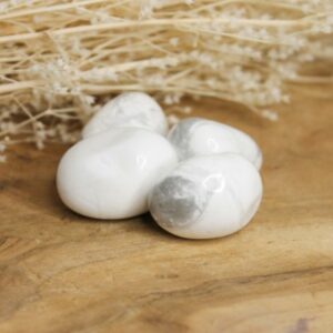 Pierre roulée Howlite