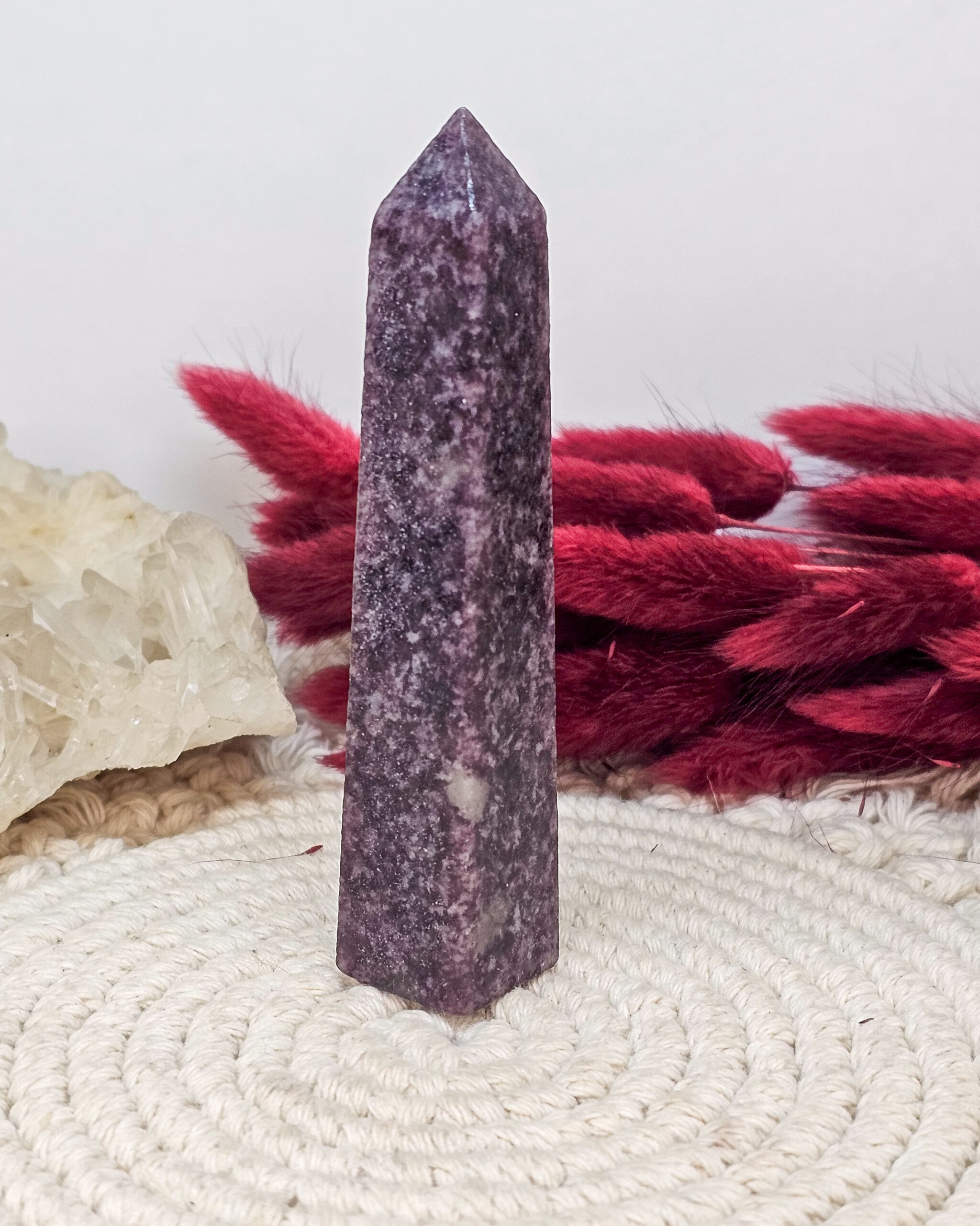 Pointe en Lépidolite